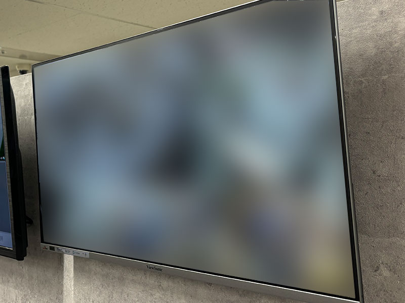 今治市のオフィスに設置したモニター