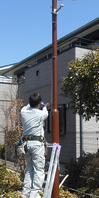 稲沢市での街頭防犯カメラ設置工事中１