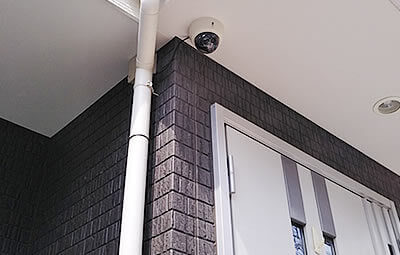 玄関の防犯カメラ