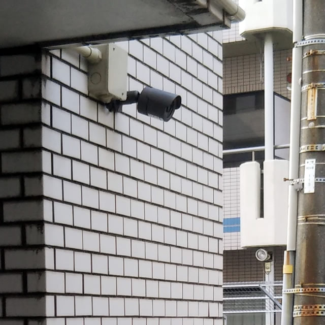 津島市マンション駐車場出入り口防犯カメラ