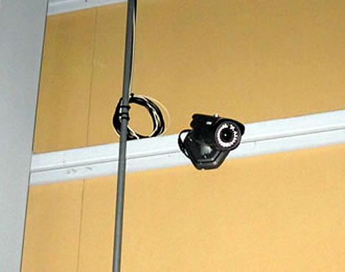 倉庫内部の防犯カメラ