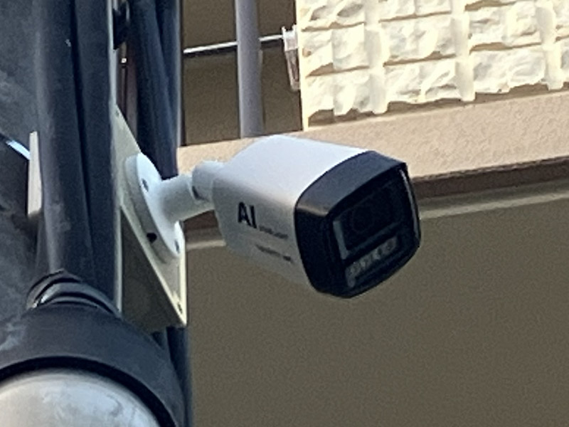 北九州市の賃貸マンションの敷地内に設置したAIスターライトカメラ
