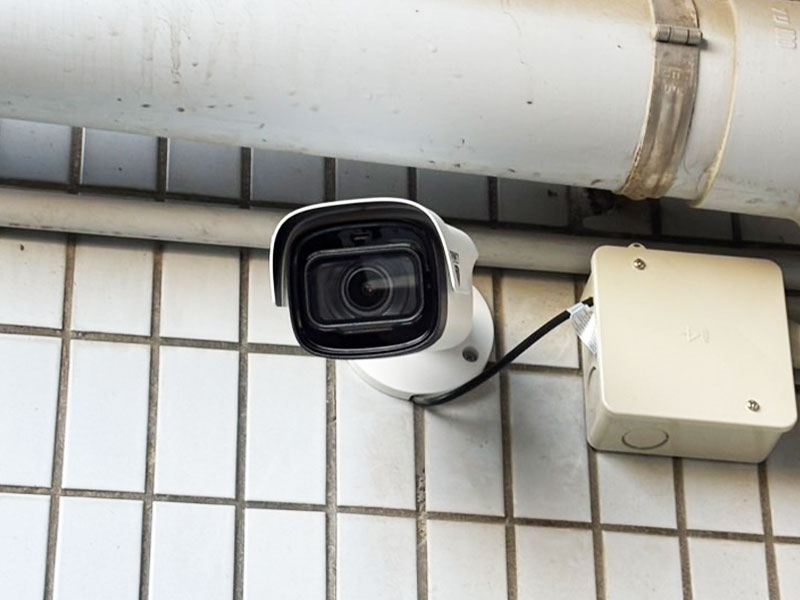 豊中市のマンションに設置した防犯カメラ