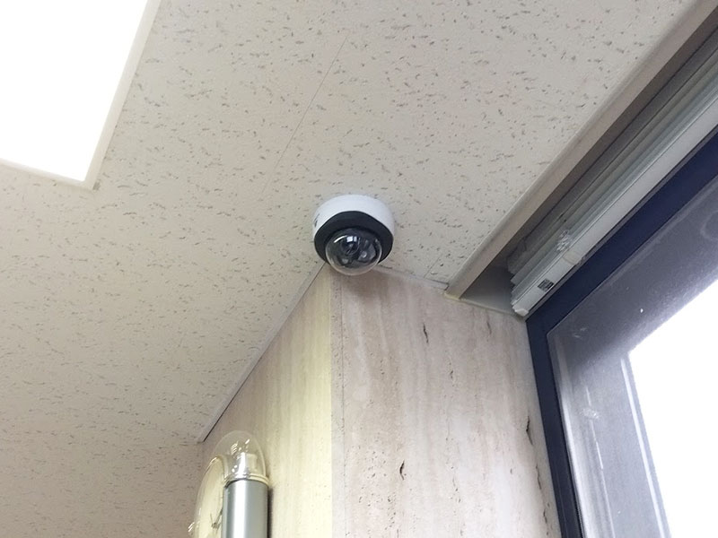 待合室に設置した防犯カメラ