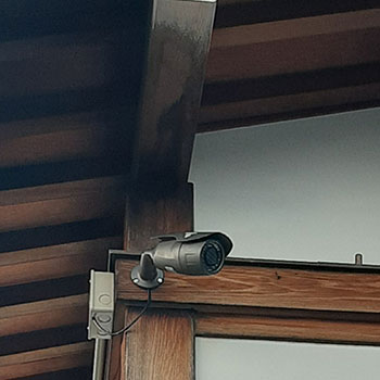 寺の盗難・イタズラ防止にAIカメラ