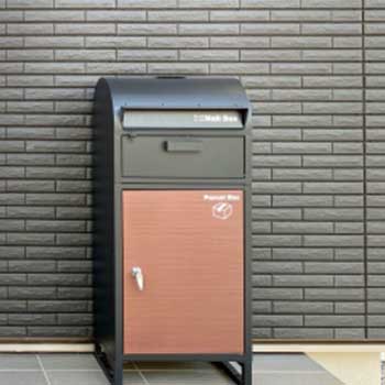 留守だと判断されないようにする