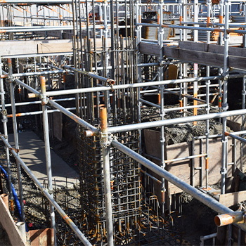 長時間労働・属人化が残った