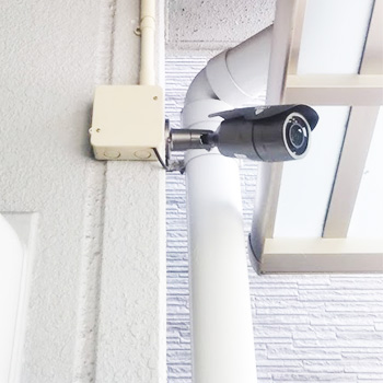 玄関の防犯カメラで自宅の防犯を強化