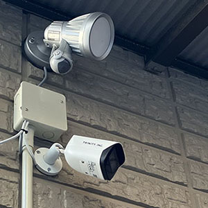 栃木県宇都宮市の戸建て住宅に防犯カメラ＋センサーライトを設置