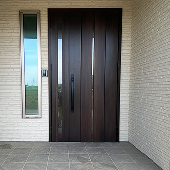 玄関の空き巣対策は何をすべき？侵入手口と正しい防犯方法を徹底解説