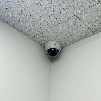 オフィスに設置した防犯カメラ