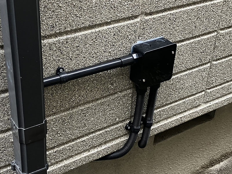 壁に穴を開けて配線する方法