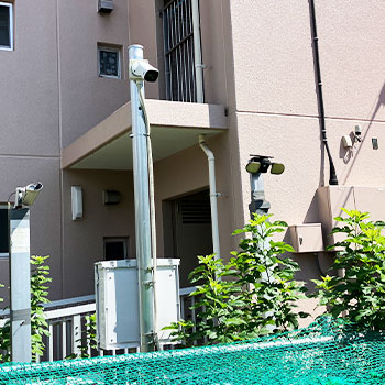 ゴミステーションに設置した防犯カメラ