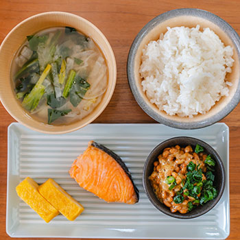 こまめな水分補給と適切な食事内容
