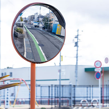 カーブミラーの設置工事