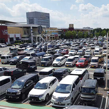 ショッピングモールの防犯カメラ