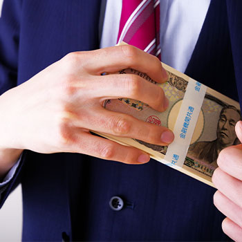 レジで精算前に現金を抜き取る