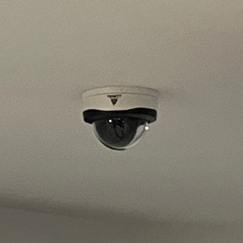 防犯カメラを活用して環境管理と安心安全を両立する