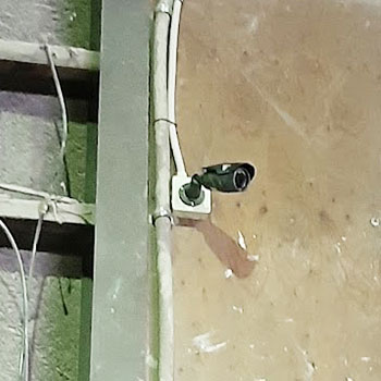 湖南市の工場に設置した防犯カメラ