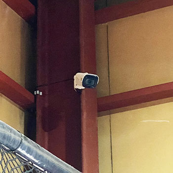 郡山市の工場に設置した防犯カメラ