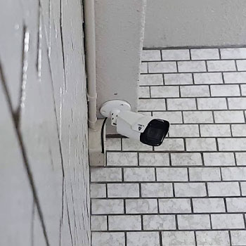西宮市のマンションに設置した防犯カメラ