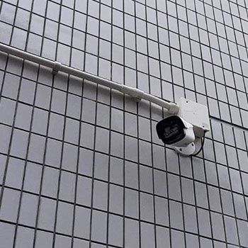 大口町のマンションに防犯カメラを増設